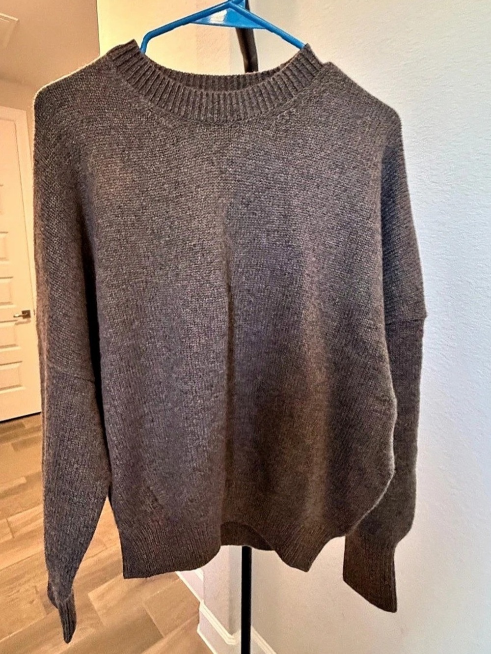 Quince Mongolian Cashmwre Slouchy Blouson Sleeve Crewneck in Brown XS Oversized